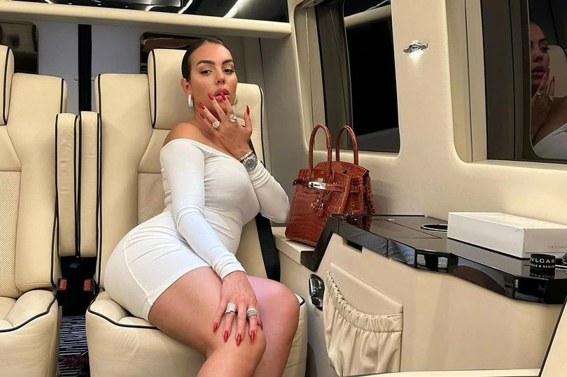 Bạn gái Ronaldo lần đầu chụp ảnh khỏa thân quảng cáo túi xách Bạn gái Ronaldo lần đầu chụp ảnh khỏa thân quảng cáo túi xách