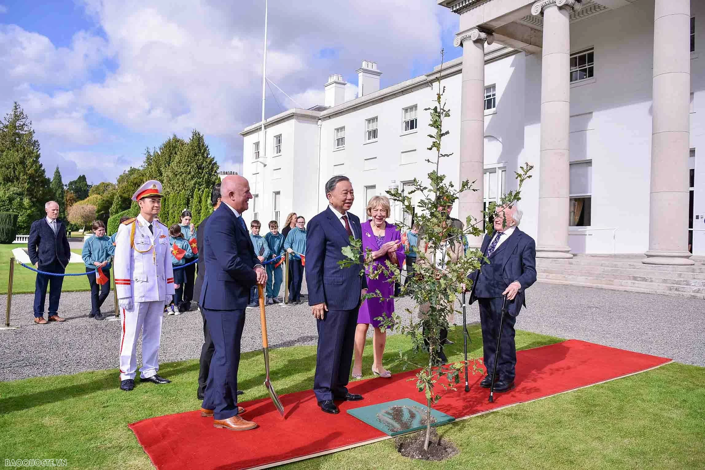 Tổng thống Michael Higgins: Việt Nam là đối tác thương mại hàng đầu của Ireland Tổng thống Michael Higgins: Việt Nam là đối tác thương mại hàng đầu của Ireland