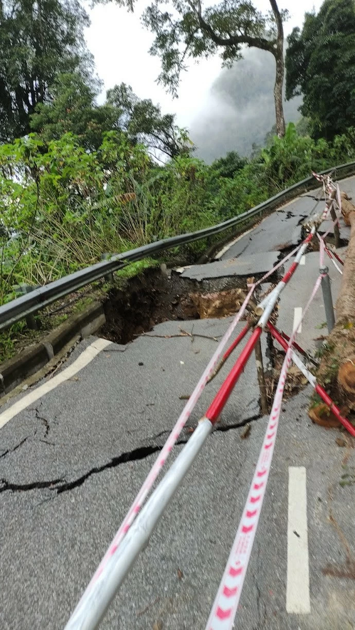 Vườn Quốc gia Ba Vì thông tin về các điểm sạt lở trên đường lên Đền Thượng Vườn Quốc gia Ba Vì thông tin về các điểm sạt lở trên đường lên Đền Thượng