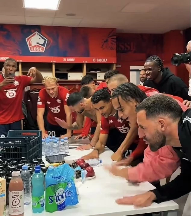 Real Madrid thua Lille, em trai ăn mừng tưng bừng trên nỗi đau của Mbappe Real Madrid thua Lille, em trai ăn mừng tưng bừng trên nỗi đau của Mbappe