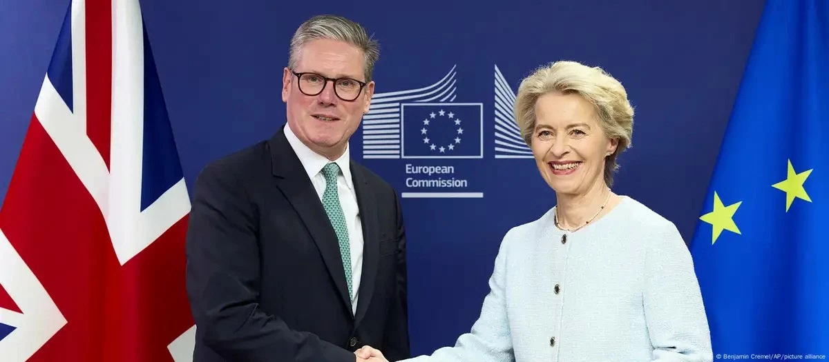 Chủ tịch Ủy ban châu Âu Ursula von der Leyen đã chào đón Thủ tướng Anh Keir Starmer tới Brussels bằng lời mời hợp tác chặt chẽ hơn trong Anh khẳng định về 'sự tái thiết' quan hệ với EU, mong muốn Brexit hoạt động vì lợi ích của các bên