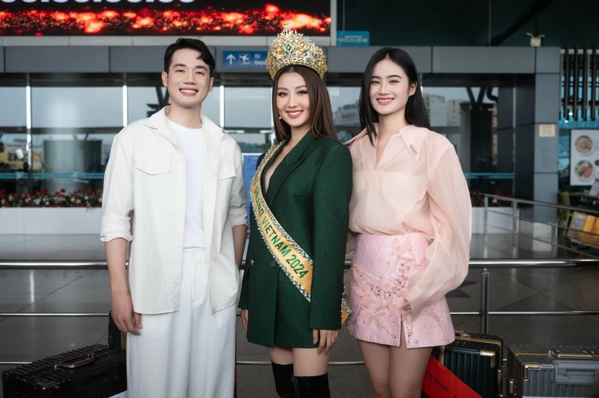 Gia đình và bạn bè tiễn Hoa hậu Quế Anh lên đường dự thi Hoa hậu Hòa bình quốc tế 2024 Gia đình và bạn bè tiễn Hoa hậu Quế Anh lên đường dự thi Hoa hậu Hòa bình quốc tế 2024
