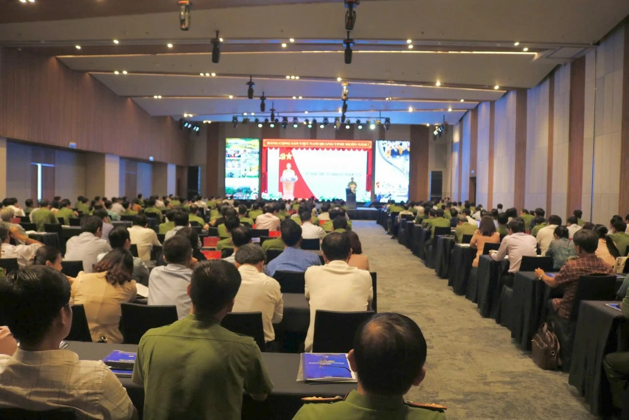 Để công tác nhân quyền gắn kết chặt chẽ từ Trung ương đến địa phương Để công tác nhân quyền gắn kết chặt chẽ từ Trung ương đến địa phương