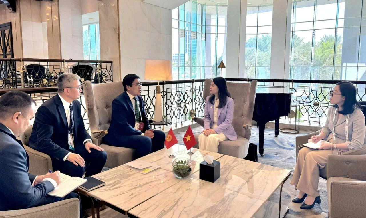 Thứ trưởng Ngoại giao Nguyễn Minh Hằng tham dự Hội nghị thượng đỉnh Diễn đàn Đối thoại hợp tác châu Á lần thứ 3 Thứ trưởng Ngoại giao Nguyễn Minh Hằng tham dự Hội nghị thượng đỉnh Diễn đàn Đối thoại hợp tác châu Á lần thứ 3