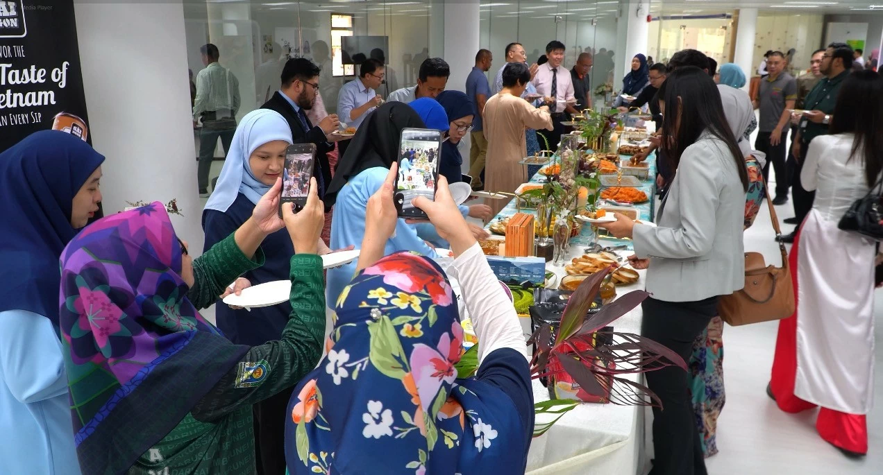 Quảng bá văn hóa và ngôn ngữ Việt Nam tại Brunei Quảng bá văn hóa và ngôn ngữ Việt Nam tại Brunei