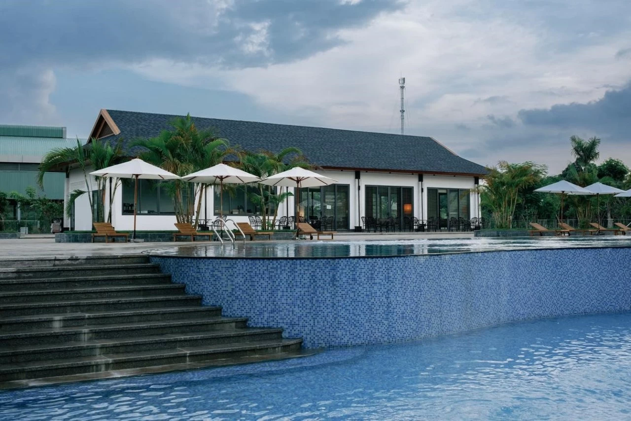 Sunrise Restaurant - Nơi lý tưởng để bạn tổ chức Pool Party Sunrise Restaurant - Nơi lý tưởng để bạn tổ chức Pool Party