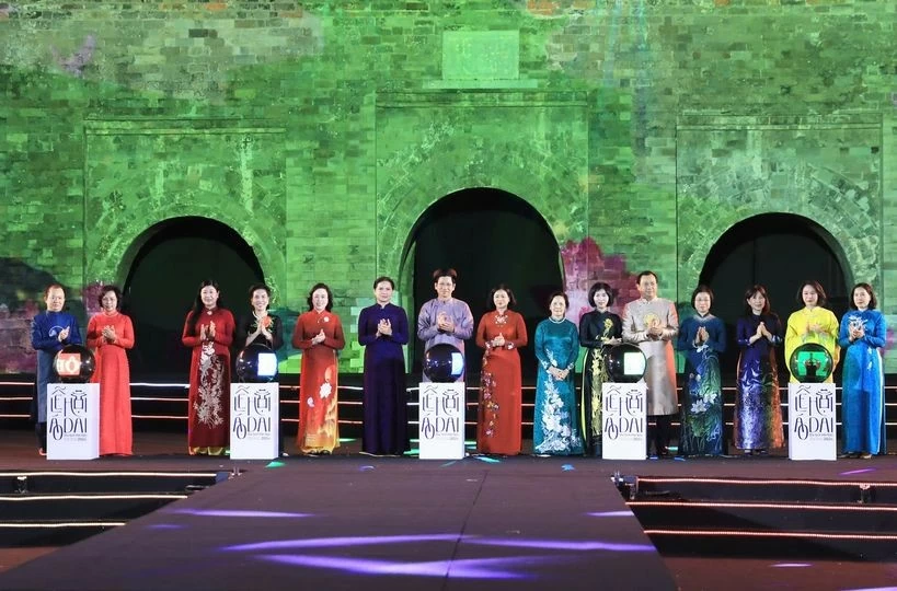 Khai mạc Lễ hội Áo dài du lịch Hà Nội 2024 Khai mạc Lễ hội Áo dài du lịch Hà Nội 2024