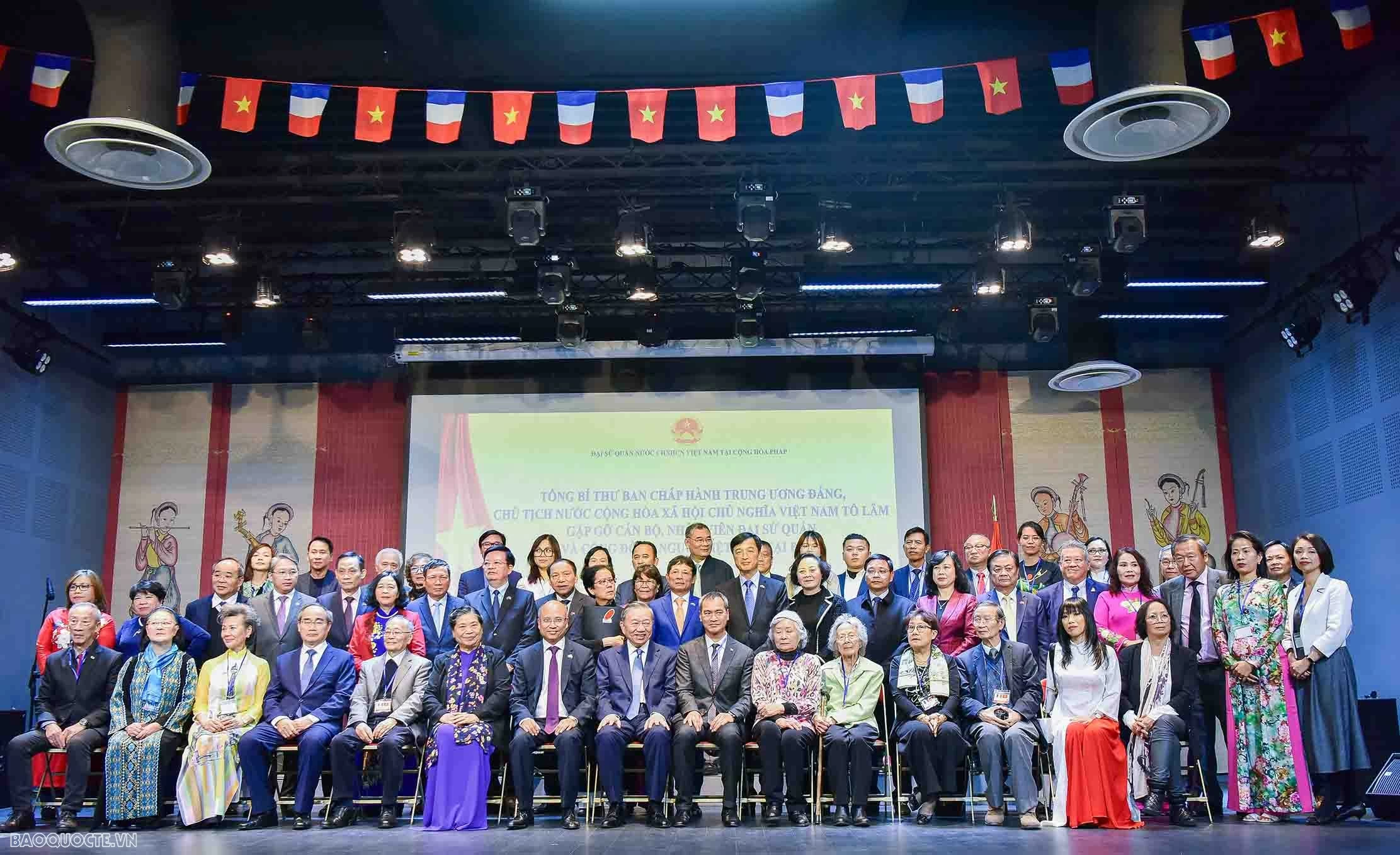 Tổng Bí thư, Chủ tịch nước Tô Lâm gặp gỡ cộng đồng người Việt Nam tại Pháp Tổng Bí thư, Chủ tịch nước Tô Lâm gặp gỡ cộng đồng người Việt Nam tại Pháp