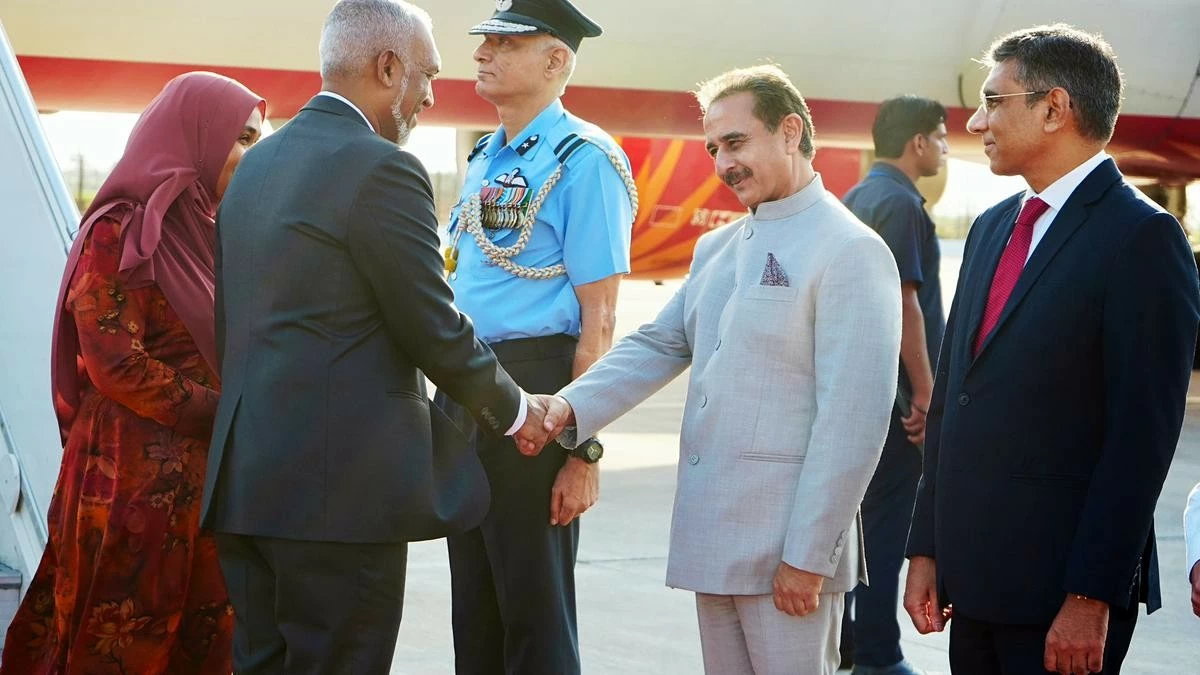 Tổng thống Maldives thăm Ấn Độ: Du lịch, gói cứu trợ và hàn gắn quan hệ Tổng thống Maldives thăm Ấn Độ: Du lịch, gói cứu trợ và hàn gắn quan hệ