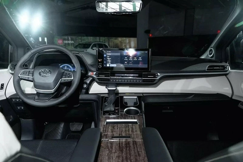 Cận cảnh Toyota Sienna 2025 vừa ra mắt tại Mỹ, giá từ 946 triệu đồng Cận cảnh Toyota Sienna 2025 vừa ra mắt tại Mỹ, giá từ 946 triệu đồng