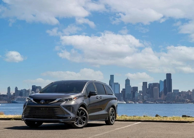 Cận cảnh Toyota Sienna 2025 vừa ra mắt tại Mỹ, giá từ 946 triệu đồng Cận cảnh Toyota Sienna 2025 vừa ra mắt tại Mỹ, giá từ 946 triệu đồng