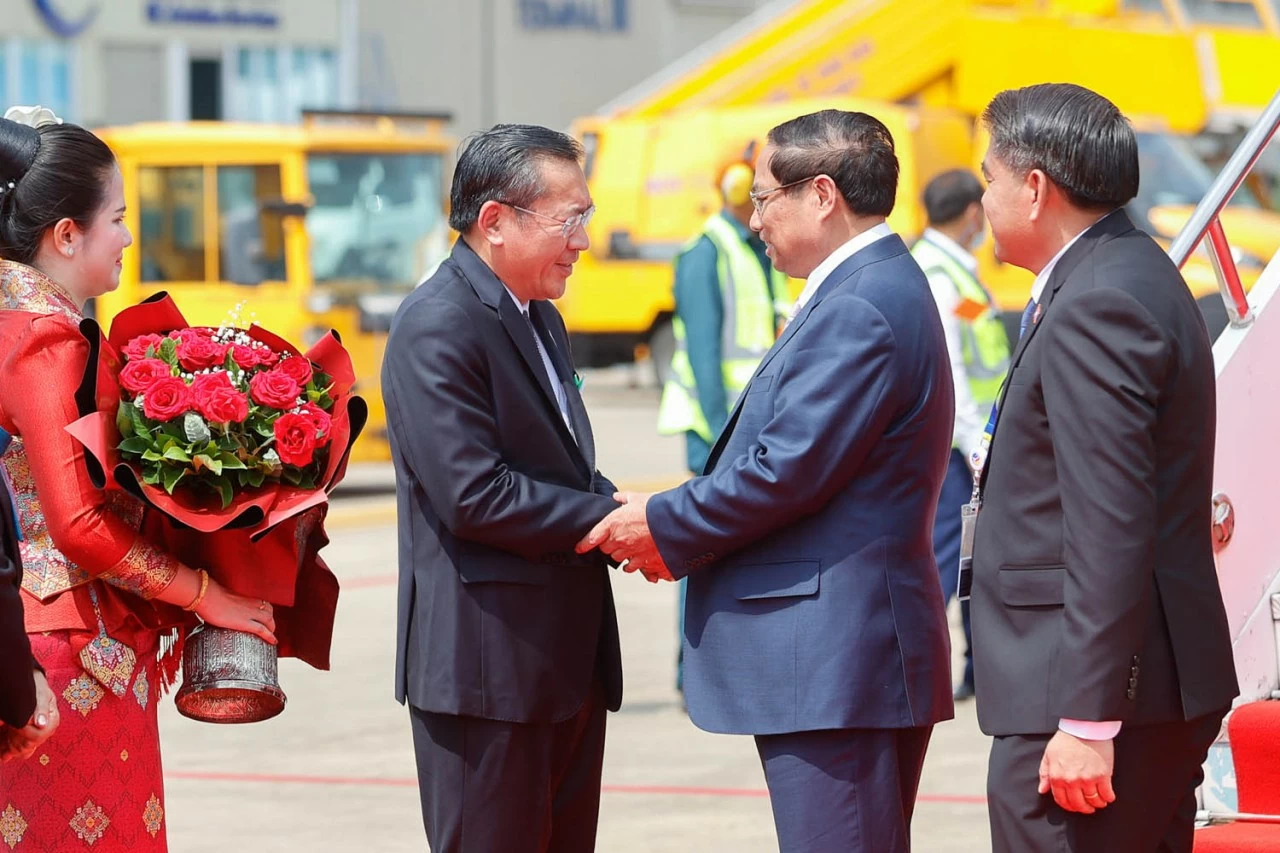 Thủ tướng Phạm Minh tới Thủ đô Viêng Chăn, Lào, bắt đầu chuyến thăm và tham dự Hội nghị cấp cao ASEAN 44, 45 Thủ tướng tới Lào Viêng Chăn dự Hội nghị cấp cao ASEAN lần thứ 44, 45