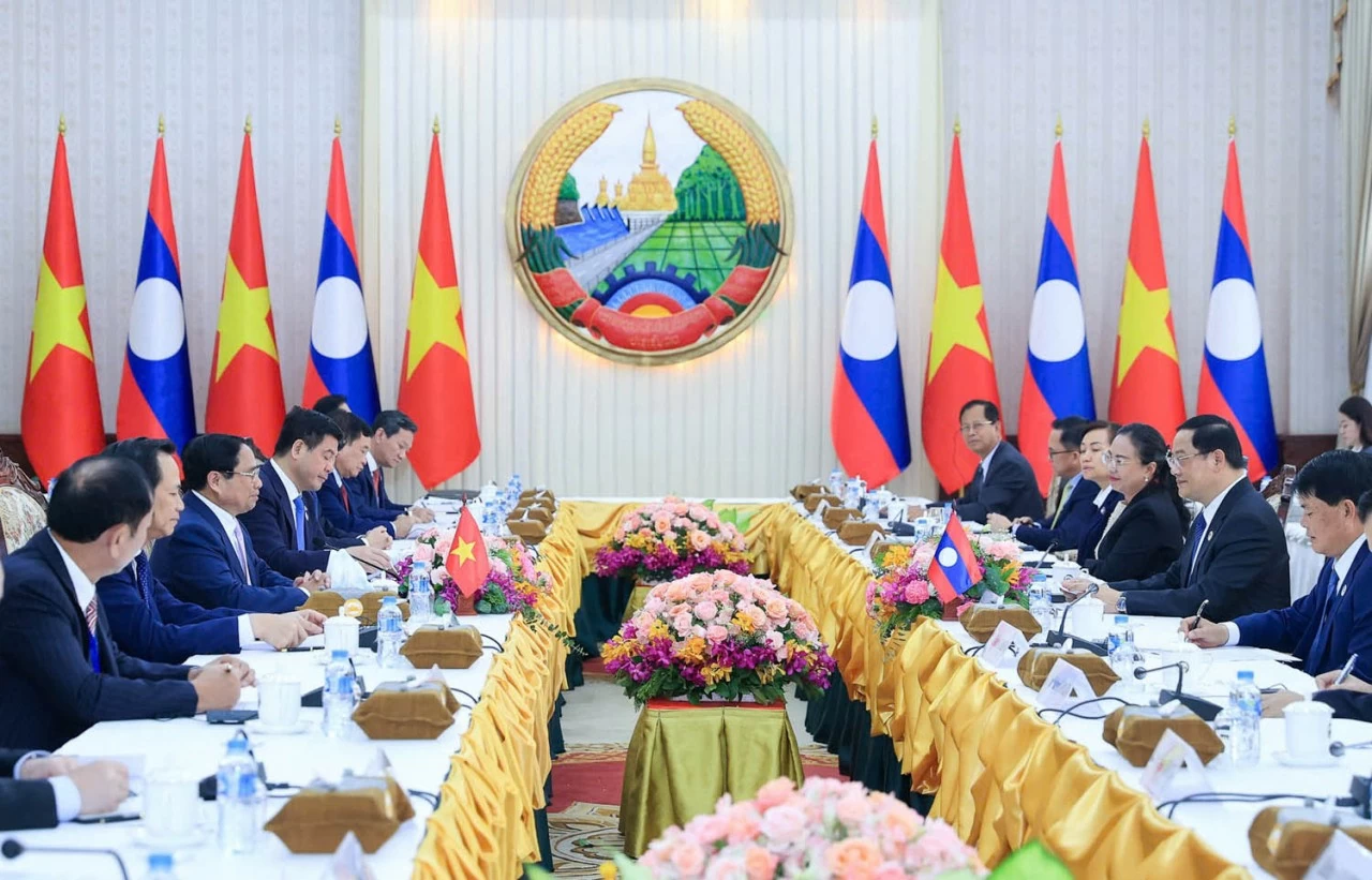 Thủ tướng Chính phủ Phạm Minh Chính gặp Thủ tướng Lào Sonexay Siphandone nhân dịp dự Hội nghị cấp cao ASEAN lần thứ 44,45 Thủ tướng Chính phủ Phạm Minh Chính đã gặp với Thủ tướng Lào Sonexay Siphandone nhân dịp dự Hội nghị cấp cao ASEAN lần thứ 44,45