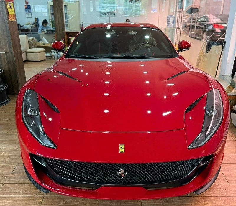 Cận cảnh siêu xe Ferrari 812 GTS vừa về Việt Nam, giá dự kiến khoảng 20 tỷ đồng Cận cảnh siêu xe Ferrari 812 GTS vừa về Việt Nam, giá dự kiến khoảng 20 tỷ đồng