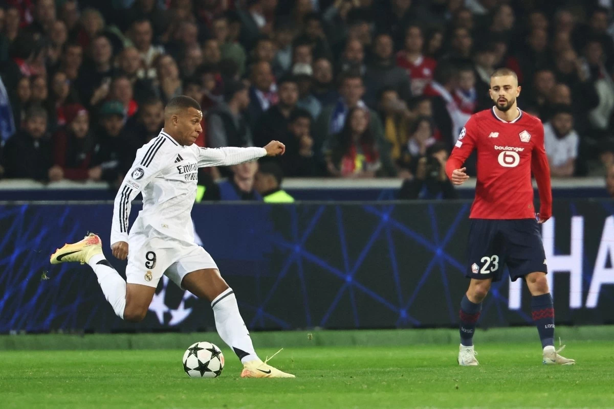 Từ chối lên tuyển Pháp, Mbappe khiến HLV Deschamps phật ý Từ chối lên tuyển Pháp, Mbappe khiến HLV Deschamps phật ý