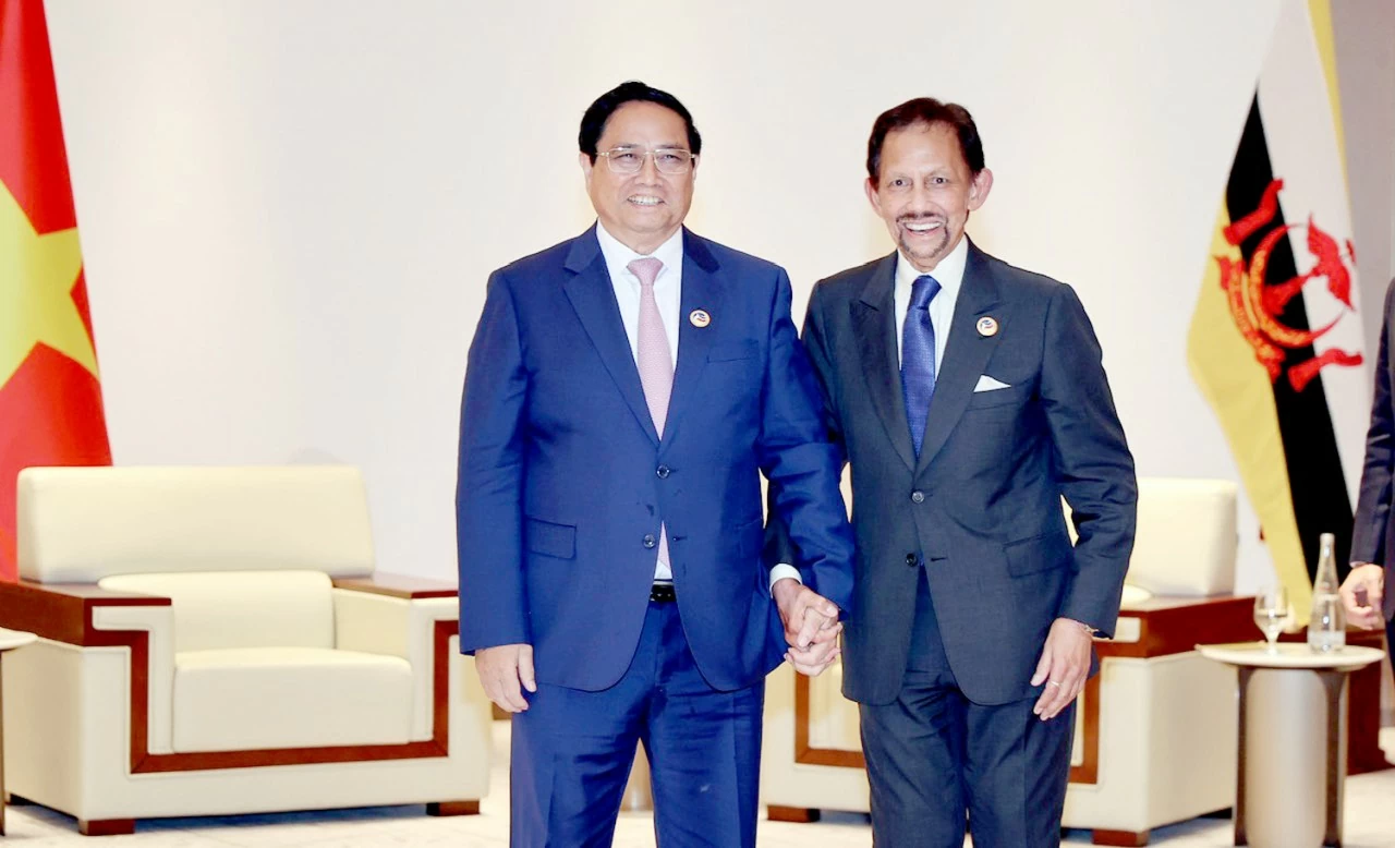 Thủ tướng Chính phủ Phạm Minh Chính hội kiến Quốc vương Brunei Darussalam Haji Hassanal Bolkiah. Đề nghị Brunei tạo điều kiện thuận lợi cấp phép cho các tàu cá, ngư dân Việt Nam được hoạt động đánh bắt thủy, hải sản