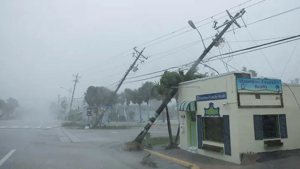 Mỹ: Loạt ảnh bão Milton đổ bộ Mỹ: Loạt ảnh bão Milton đổ bộ