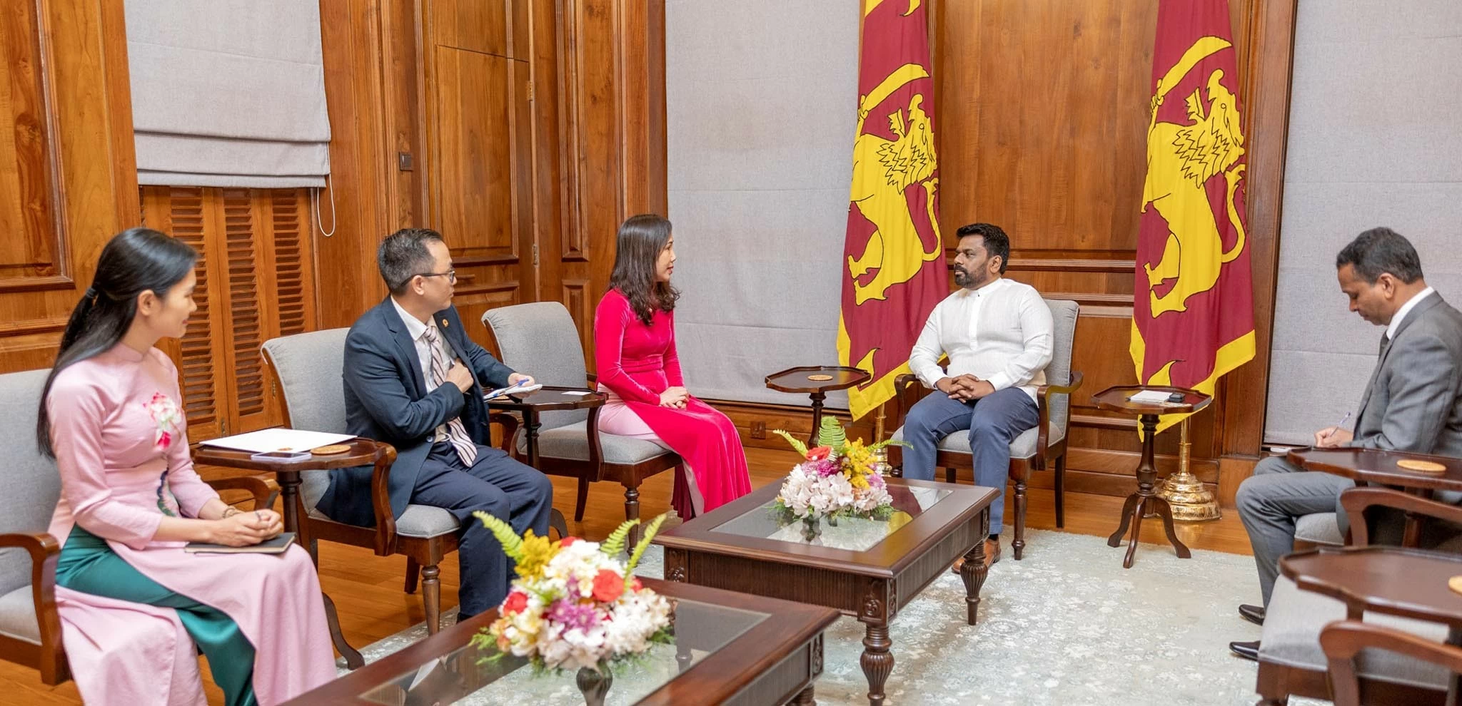 Tổng thống Sri Lanka Anura Kumara Dissanayake tiếp Đại sứ Trịnh Thị Tâm