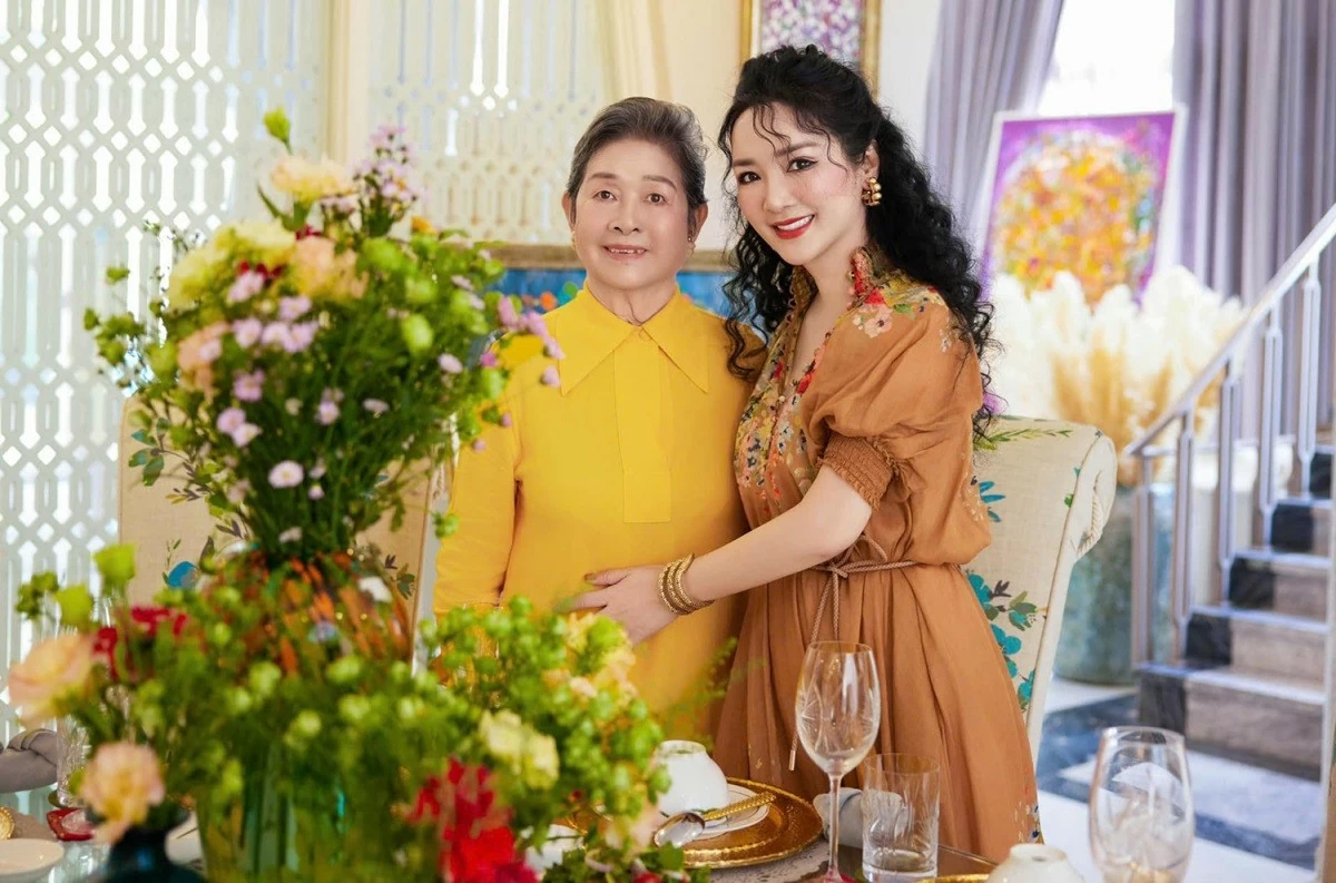 Mừng sinh nhật bạn thân, Hoa hậu Giáng My trang hoàng nhà cửa theo chủ đề mùa Thu Mừng sinh nhật bạn thân, Hoa hậu Giáng My trang hoàng nhà cửa theo chủ đề mùa Thu