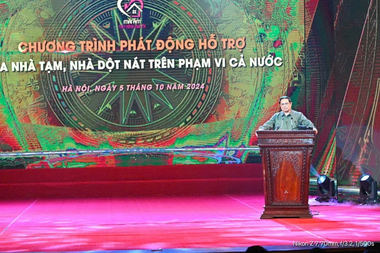 Thủ tướng Phạm Minh Chính phát biểu tại chương trình phát động hỗ trợ xoá nhà tạm, nhà dột nát Thủ tướng Phạm Minh Chính phát biểu tại chương trình phát động hỗ trợ xoá nhà tạm, nhà dột nát