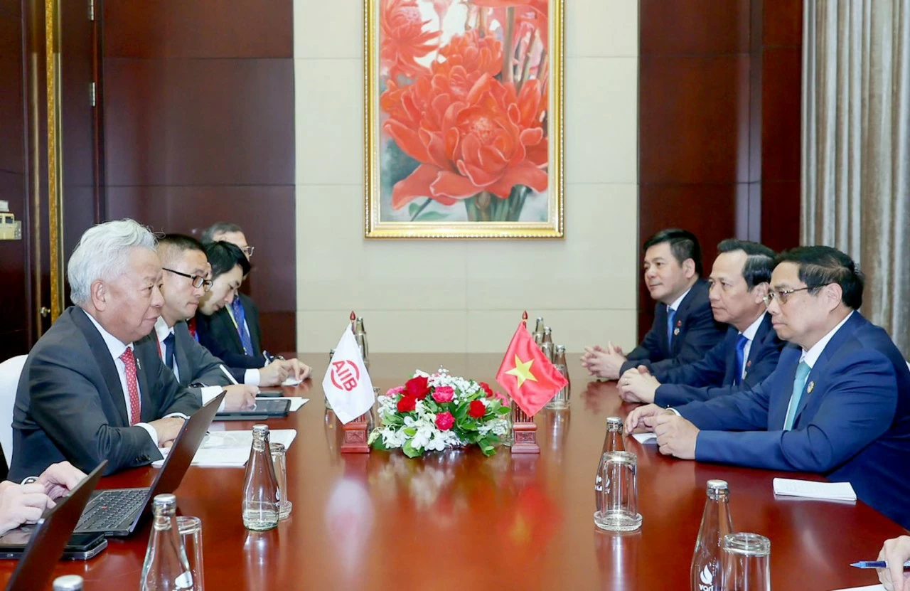 Thủ tướng Chính phủ Phạm Minh Chính tiếp Chủ tịch Ngân hàng Đầu tư cơ sở hạ tầng châu Á (AIIB) Thủ tướng Phạm Minh Chính tiếp Chủ tịch Ngân hàng Đầu tư cơ sở hạ tầng châu Á