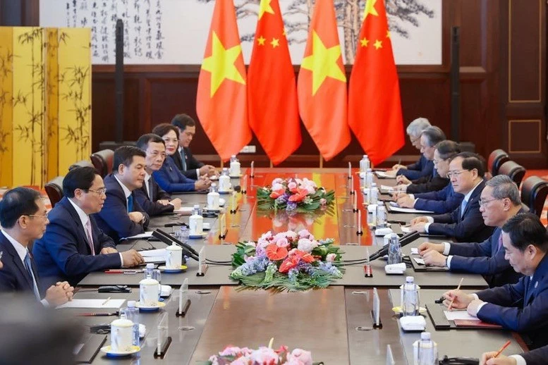 Thủ tướng Trung Quốc Lý Cường thăm Việt Nam: Củng cố tin cậy chính trị, đưa hợp tác thực chất đi vào chiều sâu Thủ tướng Trung Quốc Lý Cường thăm Việt Nam: Củng cố tin cậy chính trị, đưa hợp tác thực chất đi vào chiều sâu