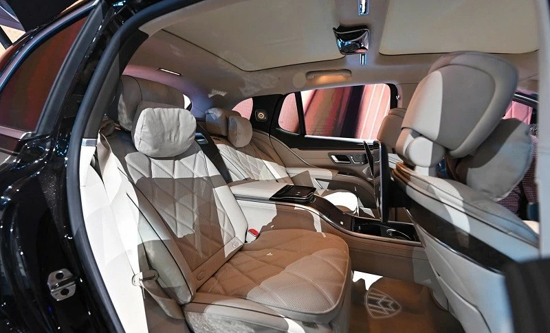 Cận cảnh Mercedes-Maybach EQS 680 vừa ra mắt tại Việt Nam, giá 7,61 tỷ đồng Cận cảnh Mercedes-Maybach EQS 680 vừa ra mắt tại Việt Nam, giá 7,61 tỷ đồng