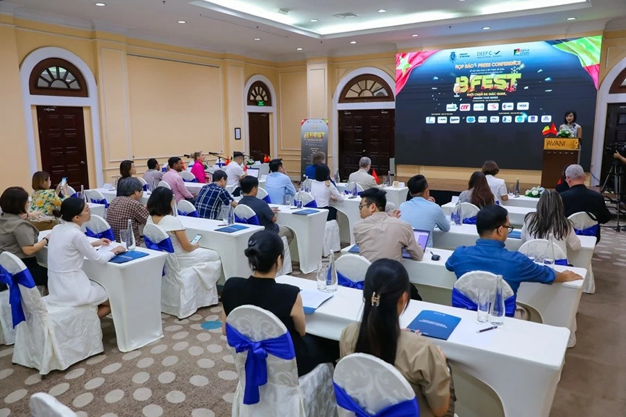 Toàn cảnh buổi họp báo Lễ hội Văn hóa và Ẩm thực Bỉ 2024 (B. Fest 2024). Toàn cảnh buổi họp báo Lễ hội Văn hóa và Ẩm thực Bỉ 2024 (B. Fest 2024).