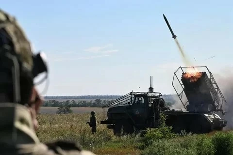 Nga phối hợp pháo binh và UAV chặn đứng mũi tiến công mới của Ukraine ở Kursk. (Nguồn: Sputnik) Nga phối hợp pháo binh và UAV chặn đứng mũi tiến công mới của Ukraine ở Kursk. (Nguồn: Sputnik)