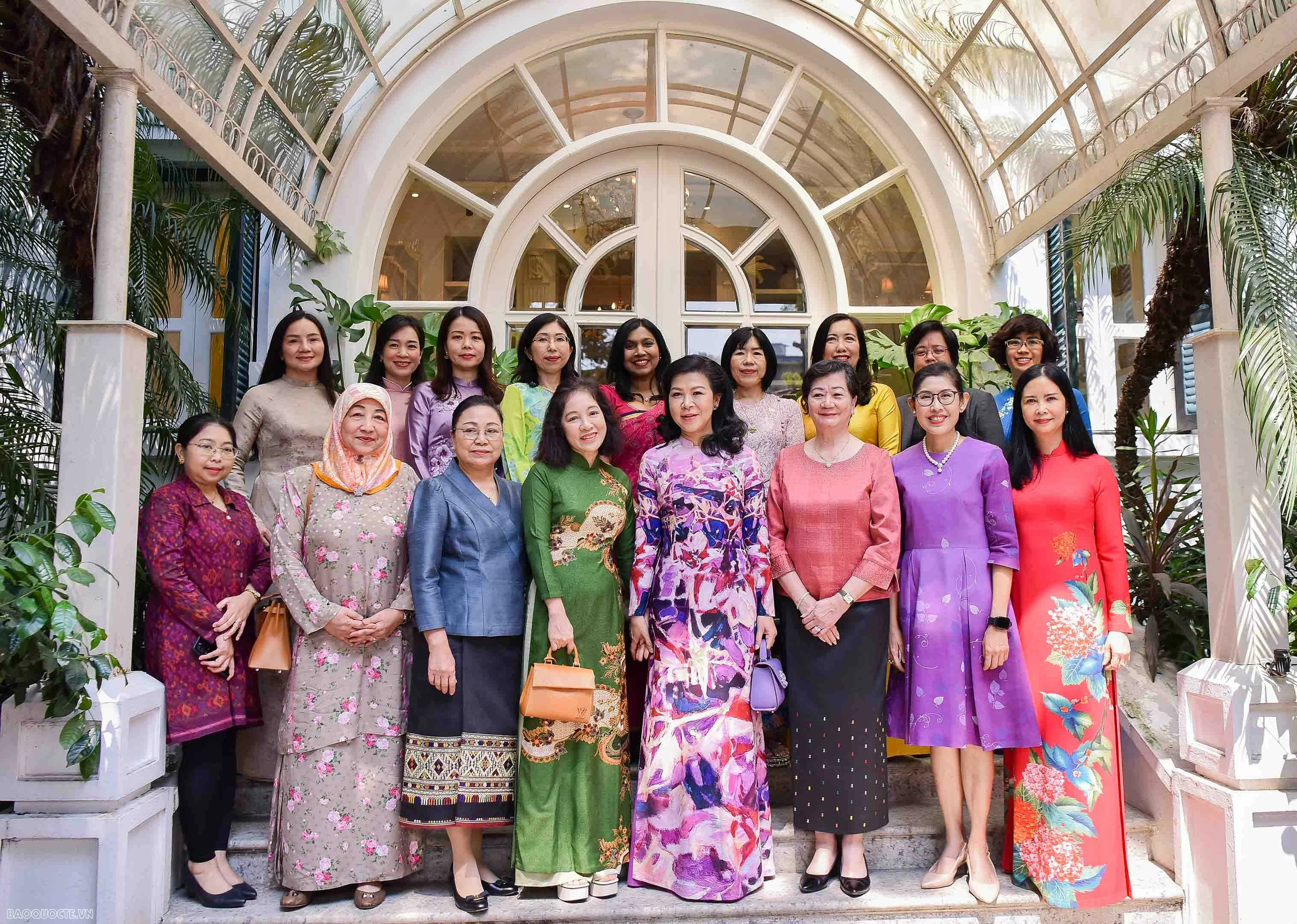 Ban Chấp hành Nhóm Pnu CD Asean tại Hà Nội. Cuộc gặp thân tình giữa Phu nhân Tổng Bí thư, Chủ tịch nước với các 'chị em' ASEAN