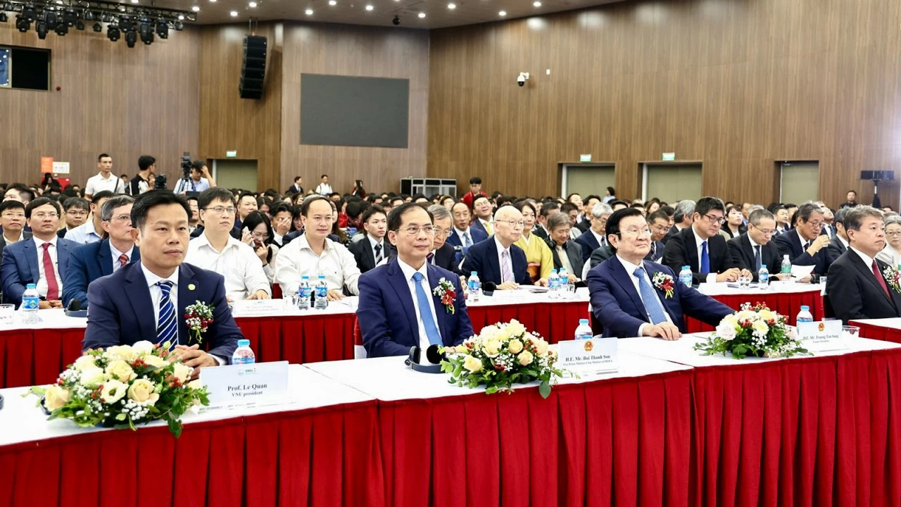 Phó Thủ tướng, Bộ trưởng Bộ Ngoại giao Bùi Thanh Sơn dự Lễ kỷ niệm 10 năm thành lập trường Đại học Việt Nhật (VJU). (Nguồn: VGP News)