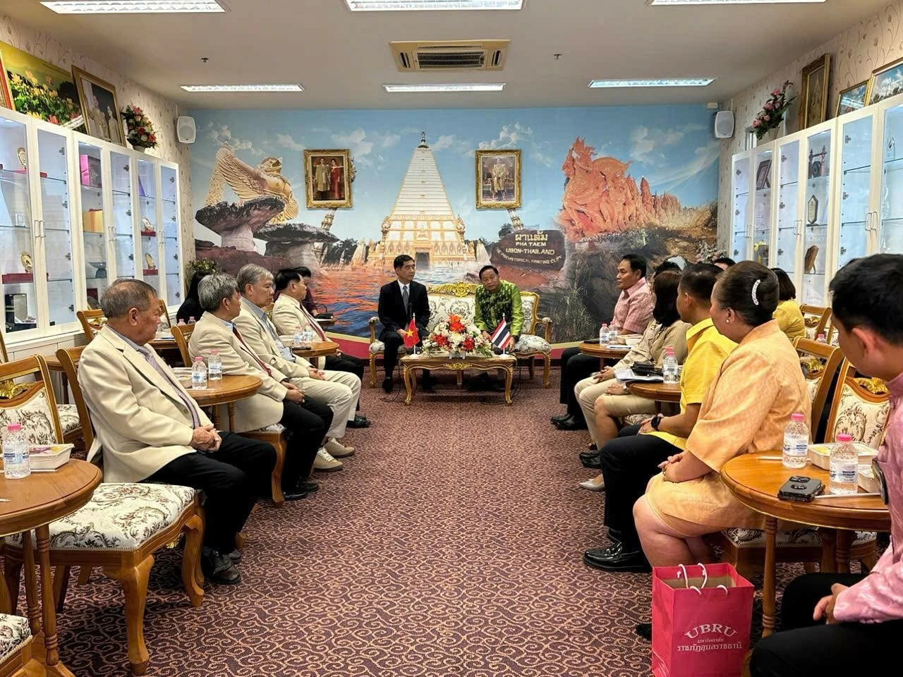Tình hữu nghị Việt Nam-Thái Lan sống động qua hợp tác địa phương và giao lưu nhân dân Tình hữu nghị Việt Nam-Thái Lan sống động qua hợp tác địa phương và giao lưu nhân dân