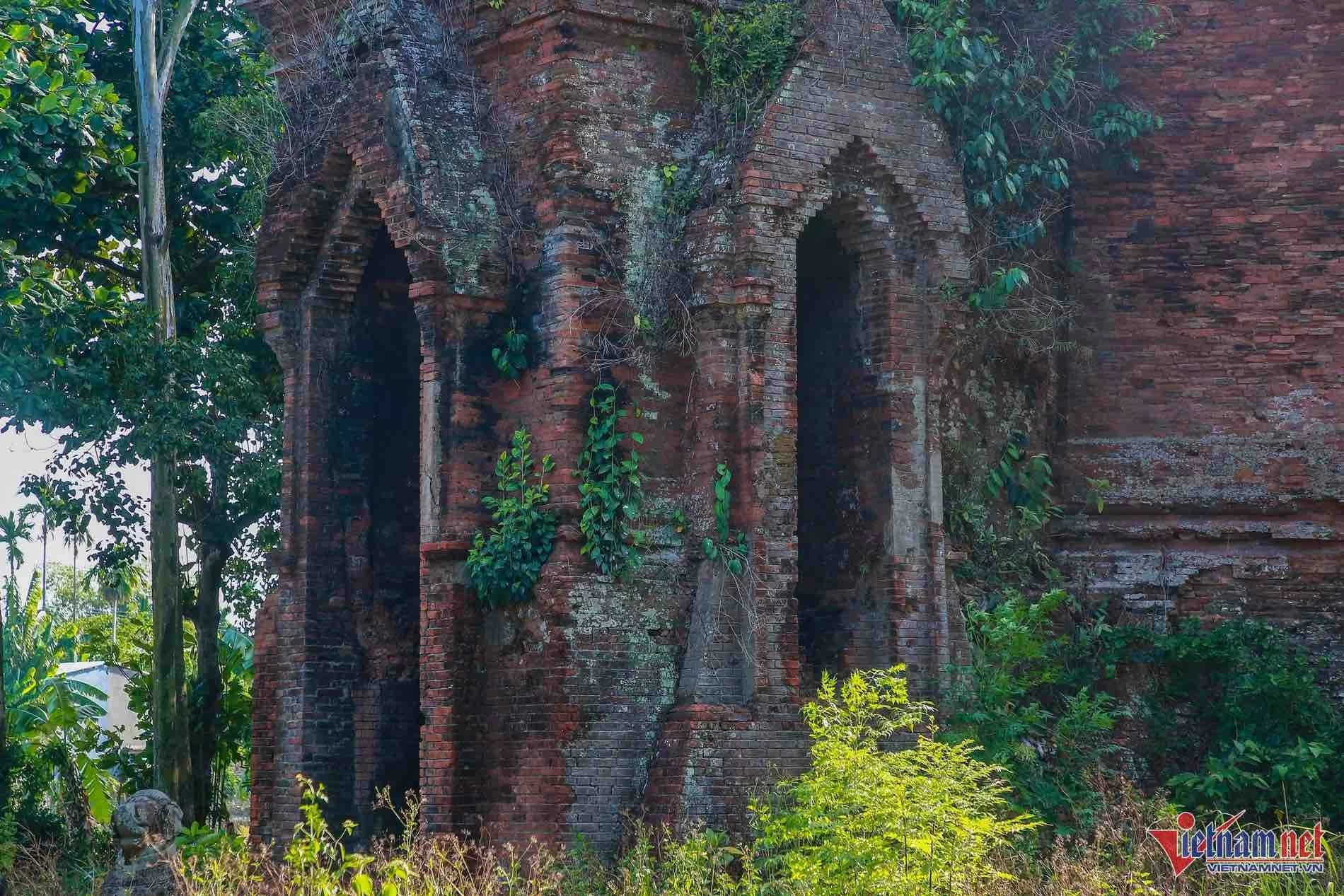 Dáng vẻ huyền bí, kiến trúc hiếm có của tháp cổ hơn nghìn tuổi ở Quảng Nam Dáng vẻ huyền bí, kiến trúc hiếm có của tháp cổ hơn nghìn tuổi ở Quảng Nam