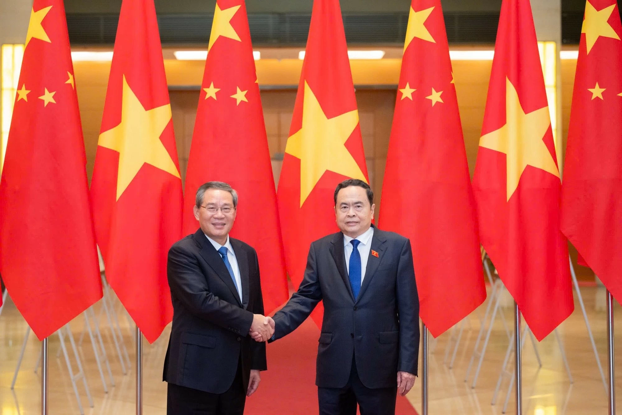Chủ tịch Quốc hội Trần Thanh Mẫn hội kiến Thủ tướng Quốc vụ viện Trung Quốc Lý Cường Chủ tịch Quốc hội Trần Thanh Mẫn hội kiến Thủ tướng Quốc vụ viện Trung Quốc Lý Cường