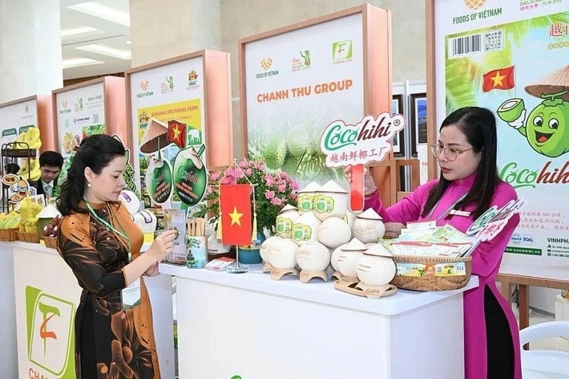 Triển lãm sản phẩm nông nghiệp đặc sắc xuất khẩu sang Trung Quốc. (Ảnh: Thời báo tài chính) Triển lãm sản phẩm nông nghiệp đặc sắc xuất khẩu sang Trung Quốc. (Ảnh: Thời báo tài chính)