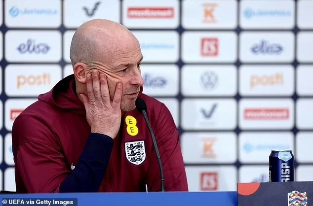 Lee Carsley khéo từ chối đội tuyển Anh Lee Carsley khéo từ chối đội tuyển Anh