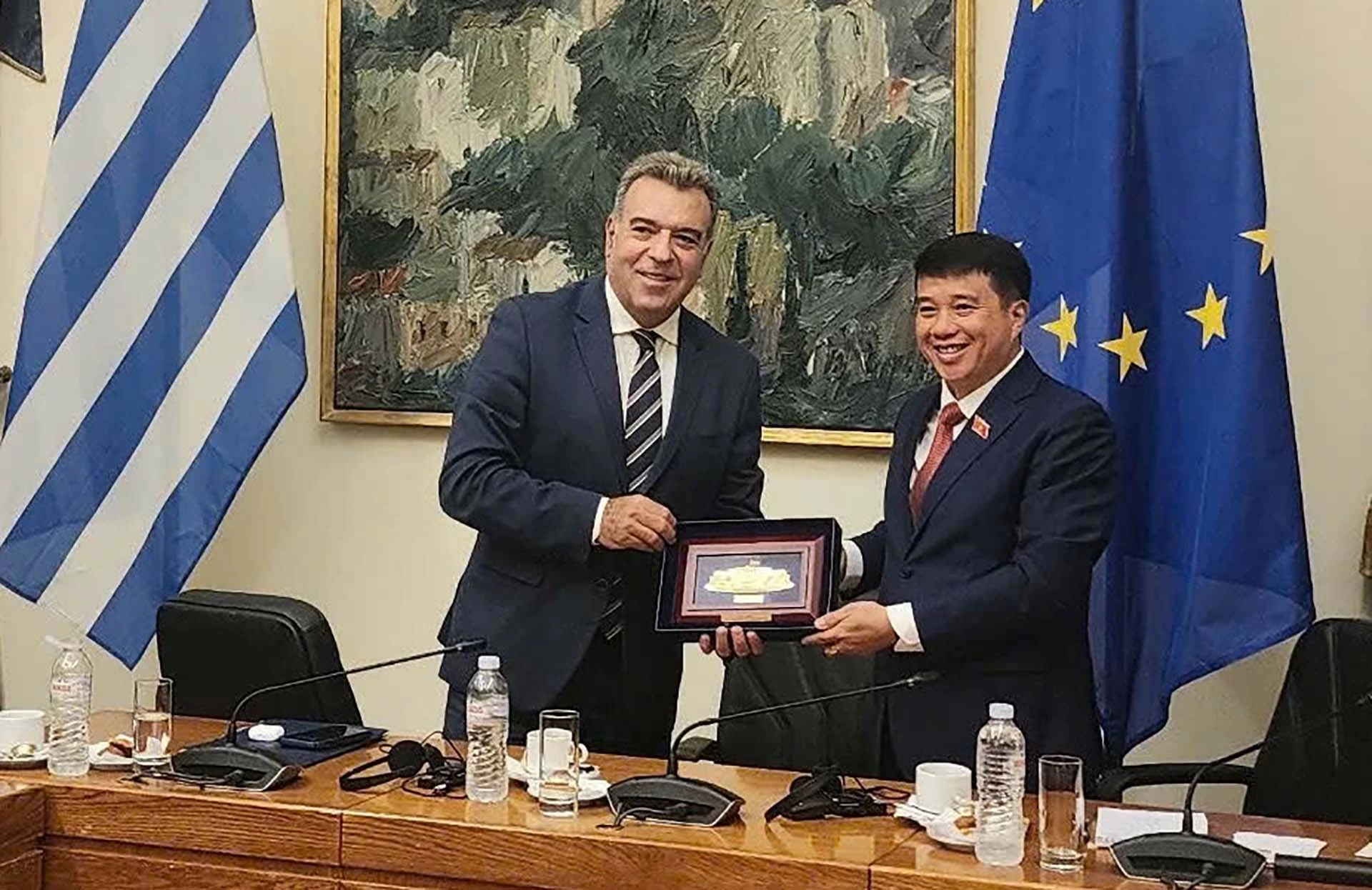 Đoàn công tác của Hội đồng Dân tộc Quốc hội Việt Nam thăm và làm việc tại Hy Lạp Đoàn công tác của Hội đồng Dân tộc Quốc hội Việt Nam thăm và làm việc tại Hy Lạp