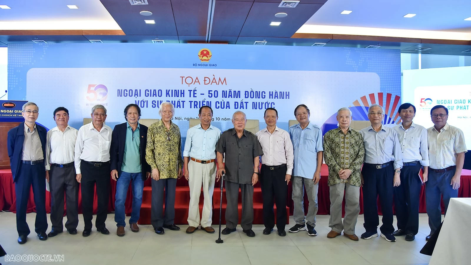 Cán bộ làm công tác Ngoại giao kinh tế tiếp tục nuôi dưỡng đam mê, ấp ủ hoài bão, thắp sáng nhiệt huyết, ra sức thi đua, xây dựng nước Việt Nam phồn v Cán bộ làm công tác Ngoại giao kinh tế tiếp tục nuôi dưỡng đam mê, ấp ủ hoài bão, thắp sáng nhiệt huyết, ra sức thi đua, xây dựng nước Việt Nam phồn v