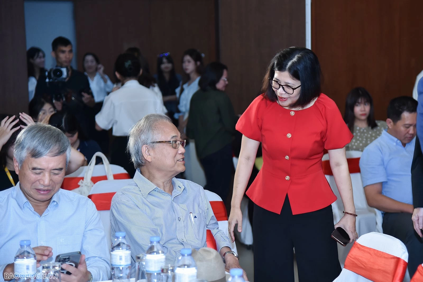 Cán bộ làm công tác Ngoại giao kinh tế tiếp tục nuôi dưỡng đam mê, ấp ủ hoài bão, thắp sáng nhiệt huyết, ra sức thi đua, xây dựng nước Việt Nam phồn v Cán bộ làm công tác Ngoại giao kinh tế tiếp tục nuôi dưỡng đam mê, ấp ủ hoài bão, thắp sáng nhiệt huyết, ra sức thi đua, xây dựng nước Việt Nam phồn v