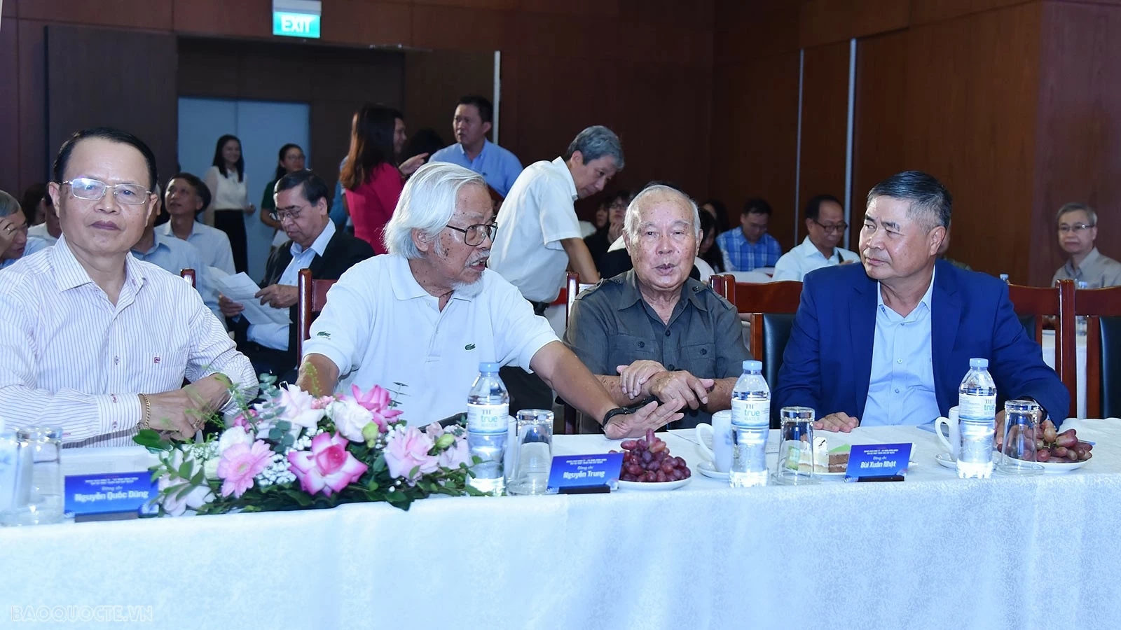 Cán bộ làm công tác Ngoại giao kinh tế tiếp tục nuôi dưỡng đam mê, ấp ủ hoài bão, thắp sáng nhiệt huyết, ra sức thi đua, xây dựng nước Việt Nam phồn v Cán bộ làm công tác Ngoại giao kinh tế tiếp tục nuôi dưỡng đam mê, ấp ủ hoài bão, thắp sáng nhiệt huyết, ra sức thi đua, xây dựng nước Việt Nam phồn v