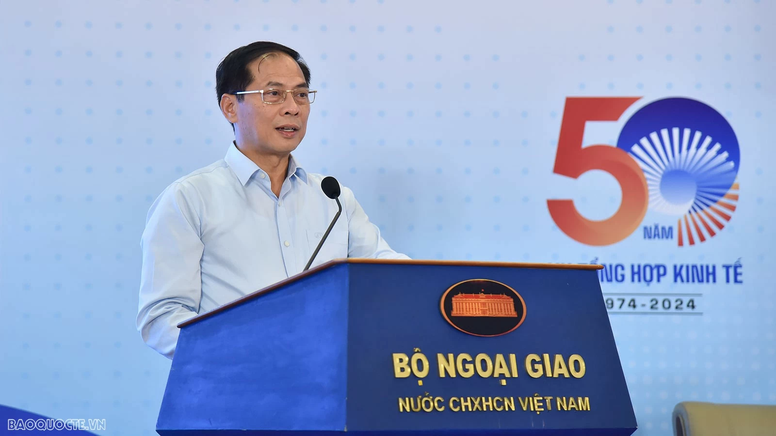 Cán bộ làm công tác Ngoại giao kinh tế tiếp tục nuôi dưỡng đam mê, ấp ủ hoài bão, thắp sáng nhiệt huyết, ra sức thi đua, xây dựng nước Việt Nam phồn v Cán bộ làm công tác Ngoại giao kinh tế tiếp tục nuôi dưỡng đam mê, ấp ủ hoài bão, thắp sáng nhiệt huyết, ra sức thi đua, xây dựng nước Việt Nam phồn v