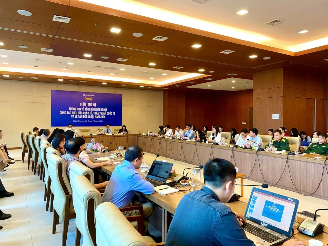 Hội nghị thông tin về tình hình đối ngoại, công tác điều ước quốc tế, thỏa thuận quốc tế và lễ tân đối ngoại năm 2024 Hội nghị thông tin về tình hình đối ngoại, công tác điều ước quốc tế, thỏa thuận quốc tế và lễ tân đối ngoại năm 2024