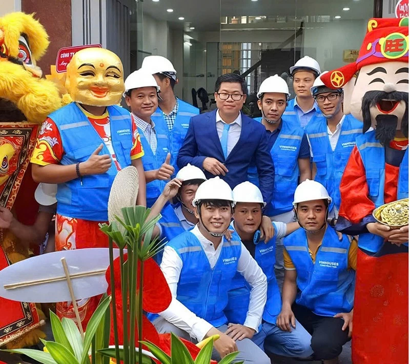 Forbes vinh danh Tập đoàn VINHOUSES dẫn đầu thị trường về thiết kế và xây dựng nhà hiện đại Công ty cổ phần Tư vấn & Xây dựng VINHOUSES dẫn đầu thị trường về thiết kế và xây dựng nhà hiện đại