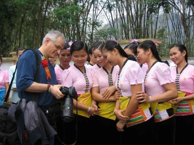 Khách du lịch quốc tế đến với Vàng Pheo. (Ảnh: N.Minh) Khách du lịch quốc tế đến với Vàng Pheo. (Ảnh: N.Minh)
