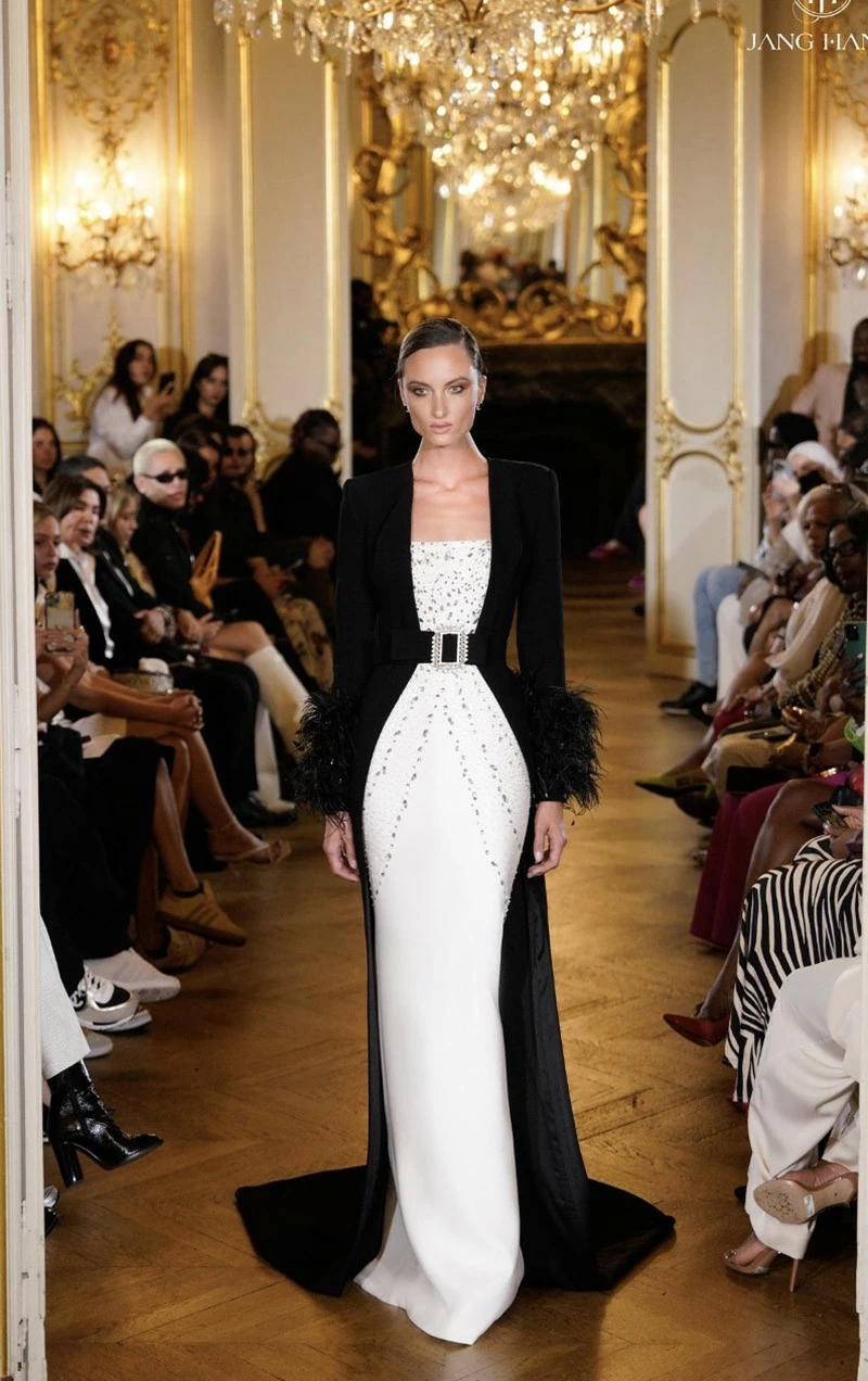 Những thiết kế trong BST được giới chuyên môn đánh giá cao tại sàn diễn Những thiết kế trong BST được giới chuyên môn đánh giá cao tại sàn diễn