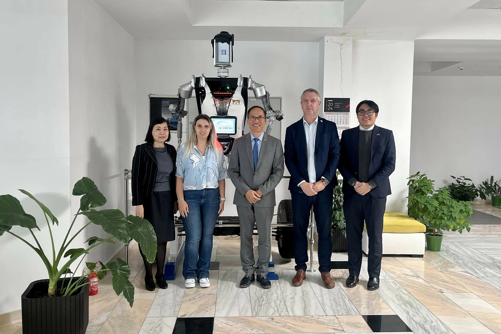 Thúc đẩy hợp tác trong nhiều lĩnh vực tại thành phố Pitești, Romania Thúc đẩy hợp tác trong nhiều lĩnh vực tại thành phố Pitești, Romania