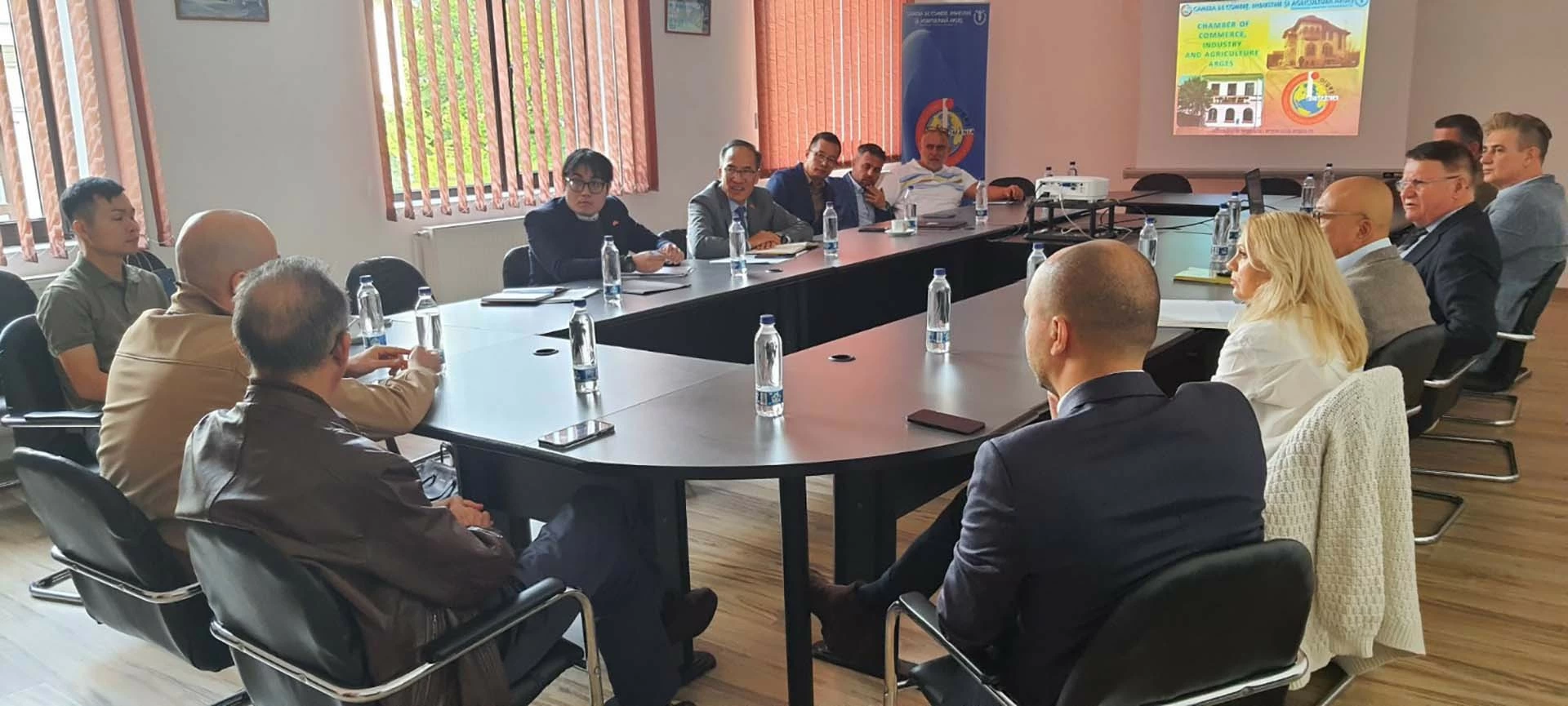 Thúc đẩy hợp tác trong nhiều lĩnh vực tại thành phố Pitești, Romania Thúc đẩy hợp tác trong nhiều lĩnh vực tại thành phố Pitești, Romania