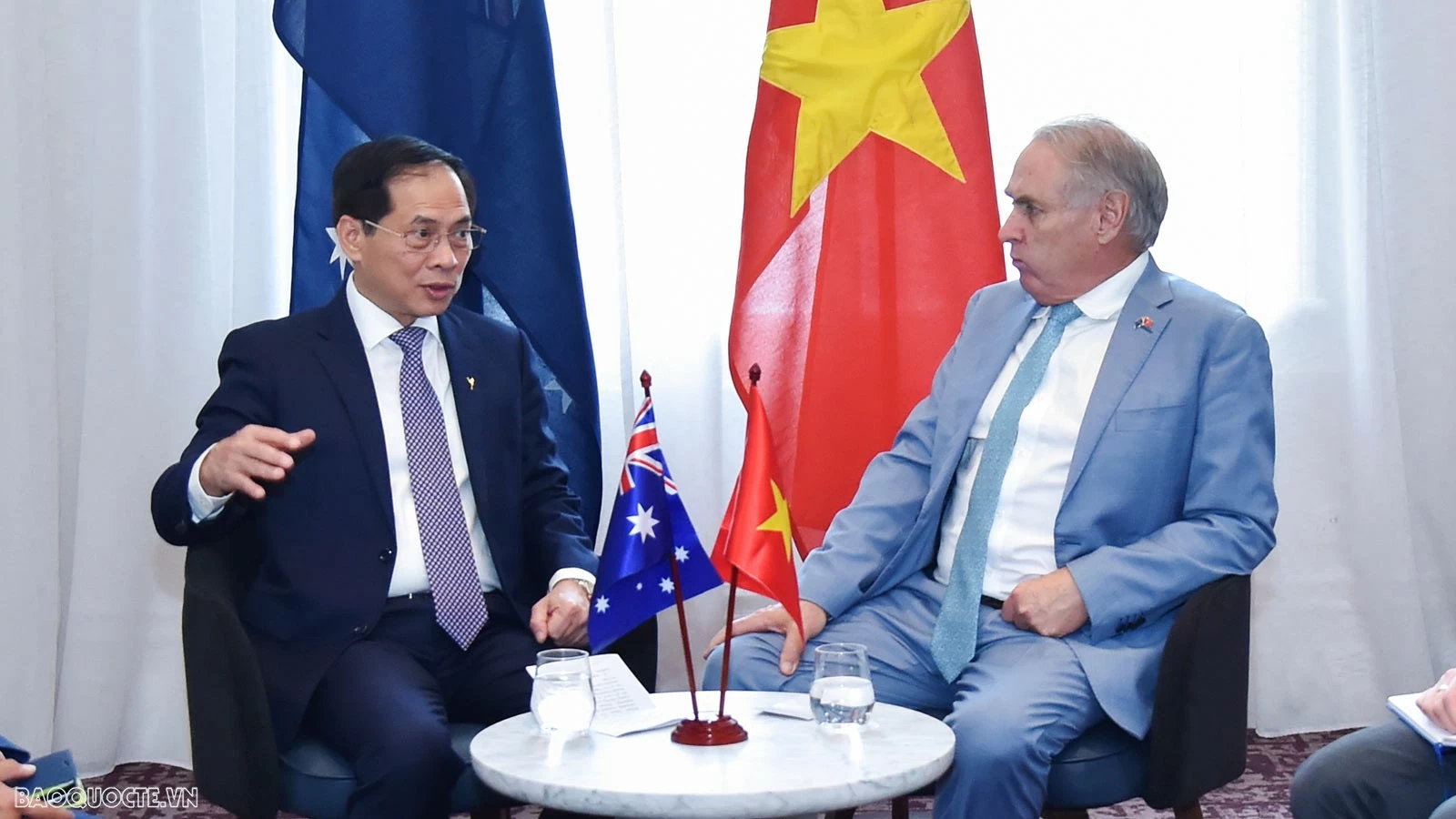 Phó Thủ tướng Chính phủ, Bộ trưởng Ngoại giao Bùi Thanh Sơn làm việc với Bộ trưởng Thương mại và Du lịch Australia Don Farrell. (Ảnh: Tuấn Anh) Phó Thủ tướng Chính phủ, Bộ trưởng Ngoại giao Bùi Thanh Sơn làm việc với Bộ trưởng Thương mại và Du lịch Australia Don Farrell. (Ảnh: Tuấn Anh)