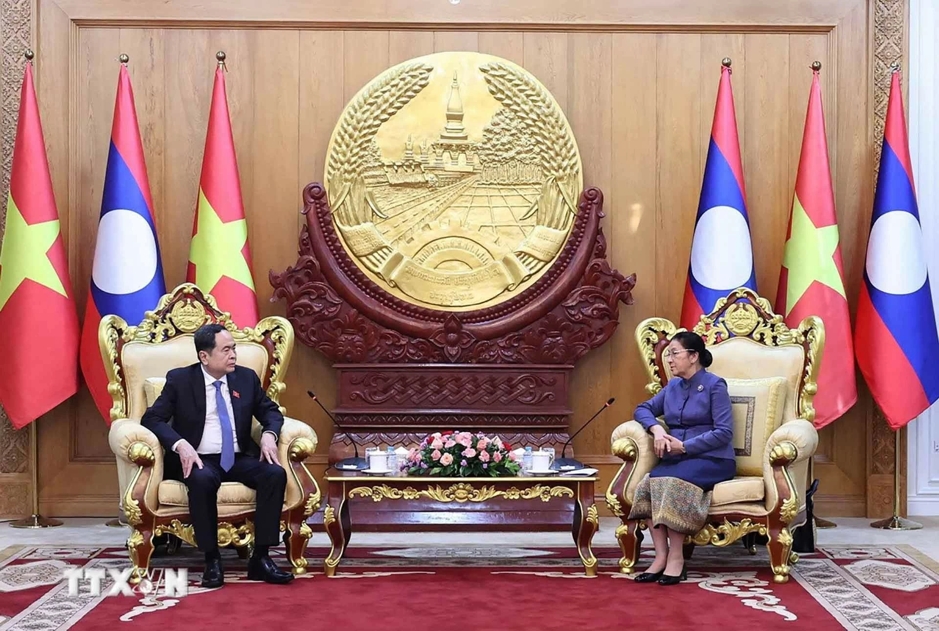 Chủ tịch Quốc hội Trần Thanh Mẫn gặp các đồng chí lãnh đạo, nguyên lãnh đạo của Lào Chủ tịch Quốc hội Trần Thanh Mẫn gặp các đồng chí lãnh đạo, nguyên lãnh đạo của Lào