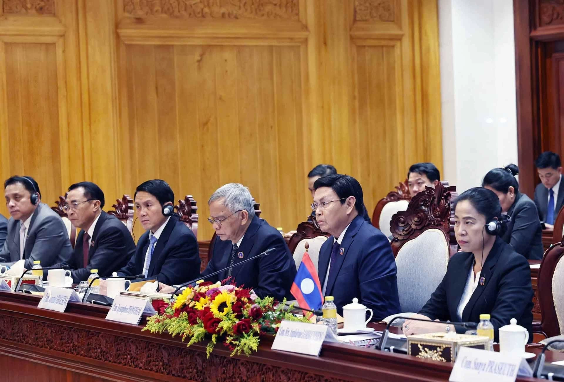 Chủ tịch Quốc hội Trần Thanh Mẫn hội đàm với Chủ tịch Quốc hội Lào Saysomphone Phomvihane Chủ tịch Quốc hội Trần Thanh Mẫn hội đàm với Chủ tịch Quốc hội Lào Saysomphone Phomvihane